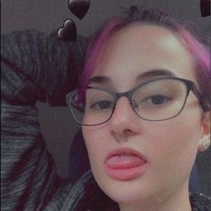 Meet your Posher, Leah